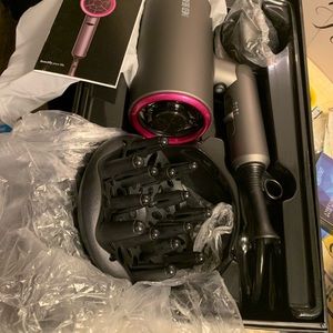 Blow dryer. 
Brand new
Unused
Brand: med beauty